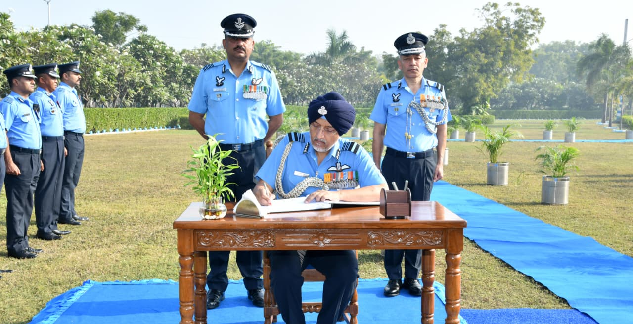 Air Marshal Tejinder Singh joins as AOC-in-C, South Western Air Command